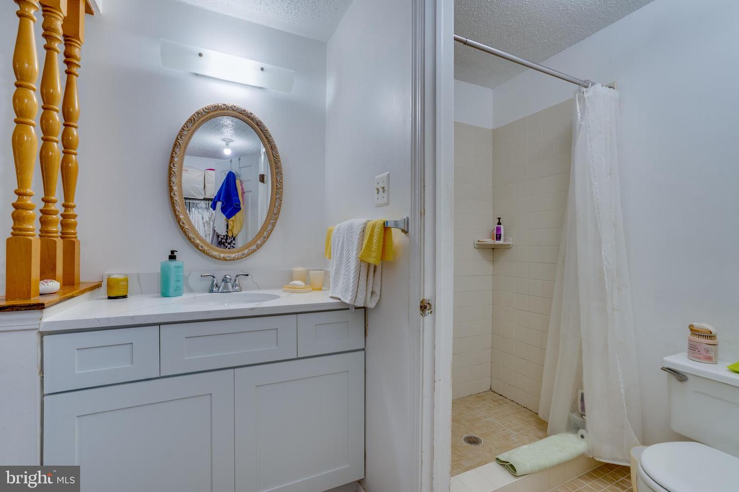 5838 HIGH BLUFF CT, BURKE, Virginia 22015, 3 Bedrooms Bedrooms, ,2 BathroomsBathrooms,Residential,For sale,5838 HIGH BLUFF CT,VAFX2257210 MLS # VAFX2257210