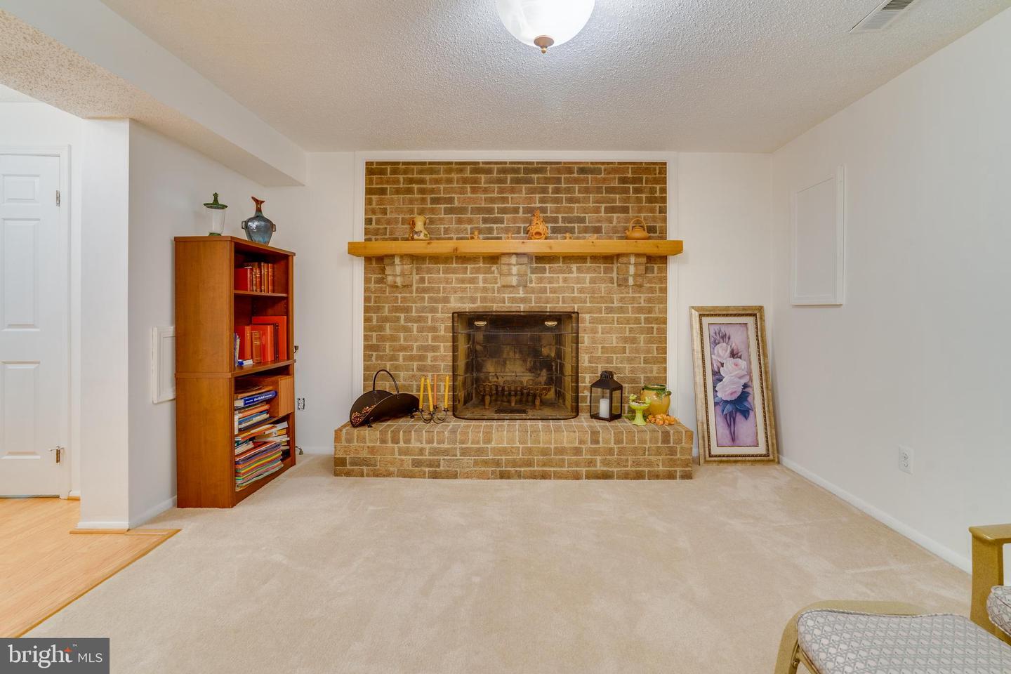 5838 HIGH BLUFF CT, BURKE, Virginia 22015, 3 Bedrooms Bedrooms, ,2 BathroomsBathrooms,Residential,For sale,5838 HIGH BLUFF CT,VAFX2257210 MLS # VAFX2257210