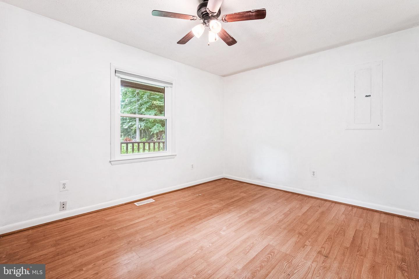 1 BEECH DR, STAFFORD, Virginia 22556, 3 Bedrooms Bedrooms, 6 Rooms Rooms,2 BathroomsBathrooms,Residential,For sale,1 BEECH DR,VAST2041076 MLS # VAST2041076