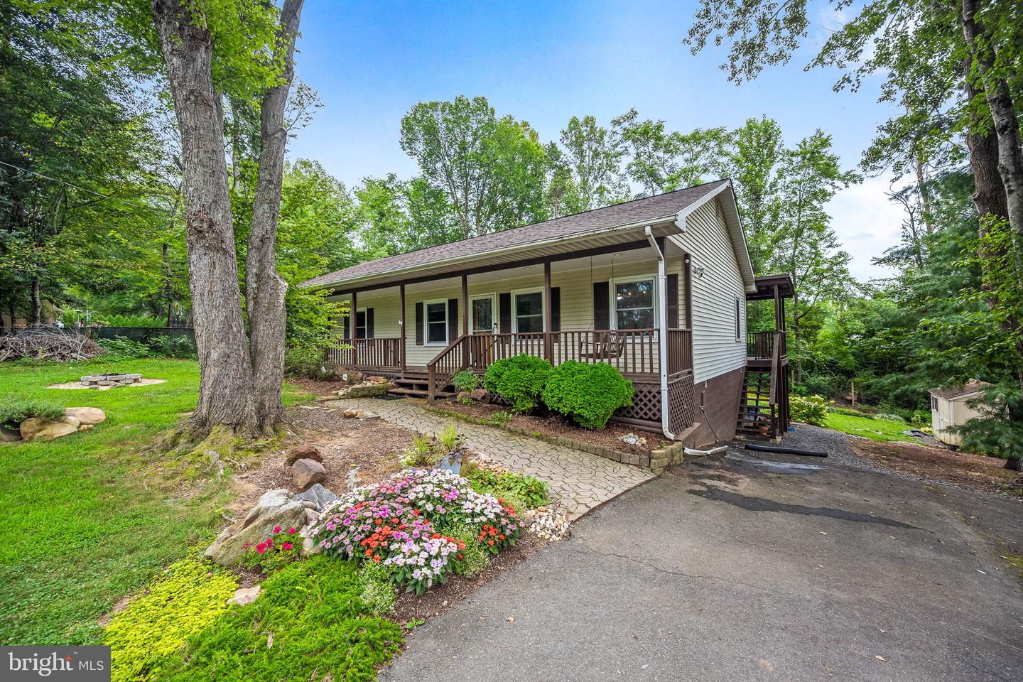 1 BEECH DR, STAFFORD, Virginia 22556, 3 Bedrooms Bedrooms, 6 Rooms Rooms,2 BathroomsBathrooms,Residential,For sale,1 BEECH DR,VAST2041076 MLS # VAST2041076