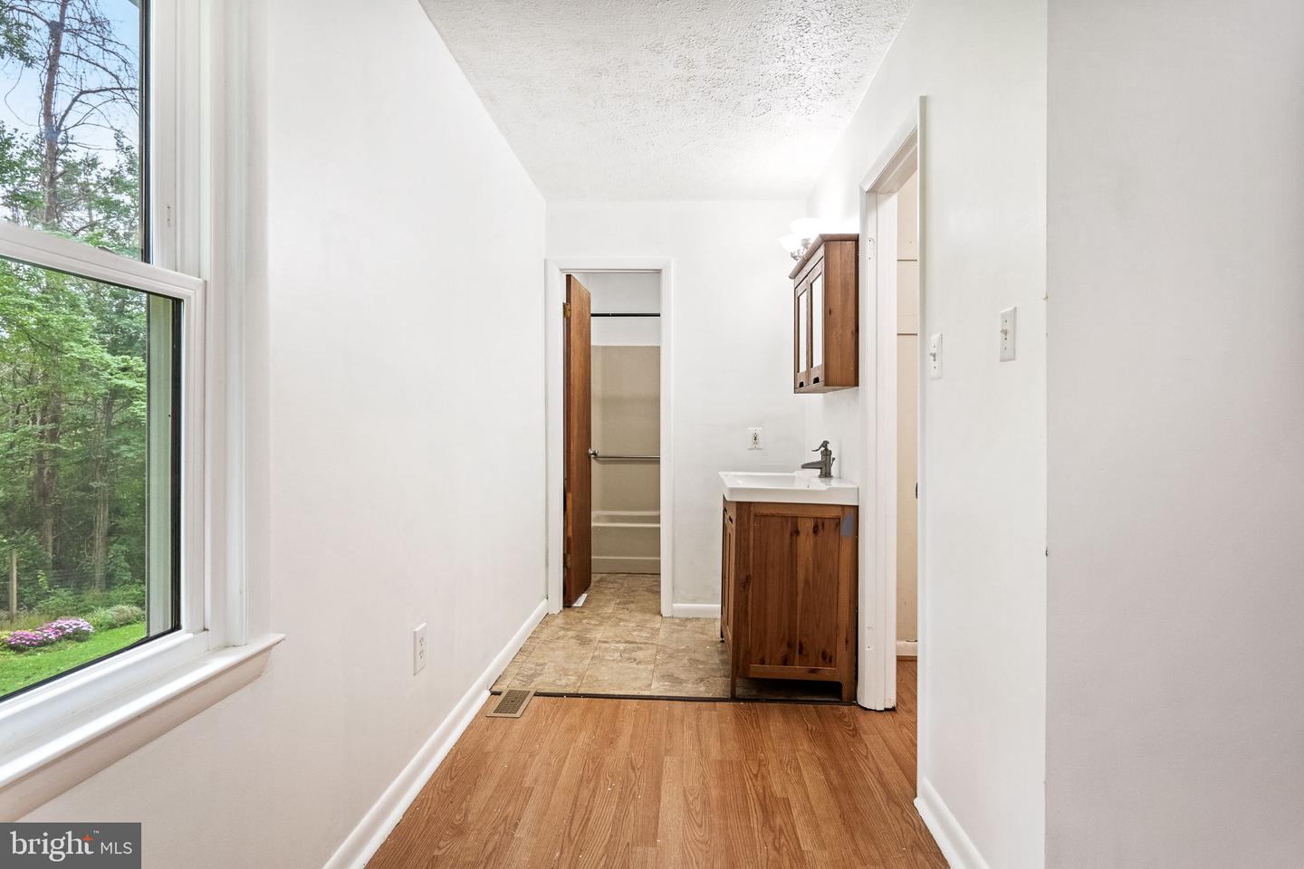 1 BEECH DR, STAFFORD, Virginia 22556, 3 Bedrooms Bedrooms, 6 Rooms Rooms,2 BathroomsBathrooms,Residential,For sale,1 BEECH DR,VAST2041076 MLS # VAST2041076