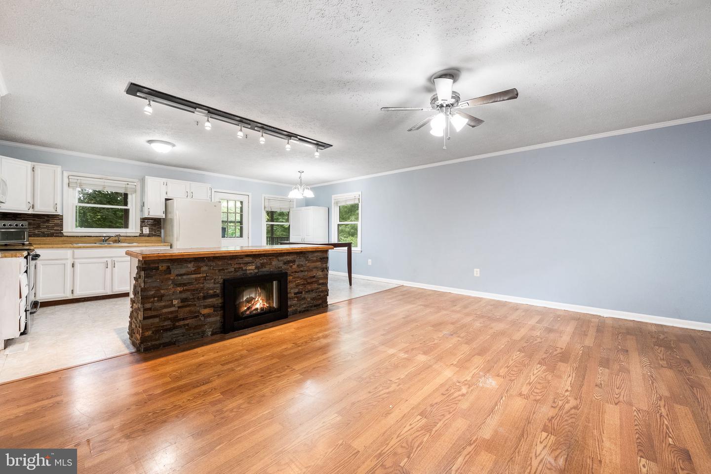 1 BEECH DR, STAFFORD, Virginia 22556, 3 Bedrooms Bedrooms, 6 Rooms Rooms,2 BathroomsBathrooms,Residential,For sale,1 BEECH DR,VAST2041076 MLS # VAST2041076