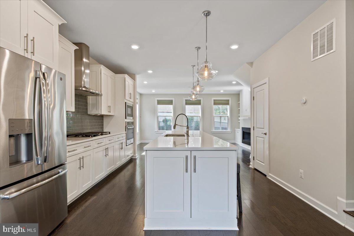 5740 10TH RD N, ARLINGTON, Virginia 22205, 4 Bedrooms Bedrooms, ,3 BathroomsBathrooms,Residential,For sale,5740 10TH RD N,VAAR2061368 MLS # VAAR2061368