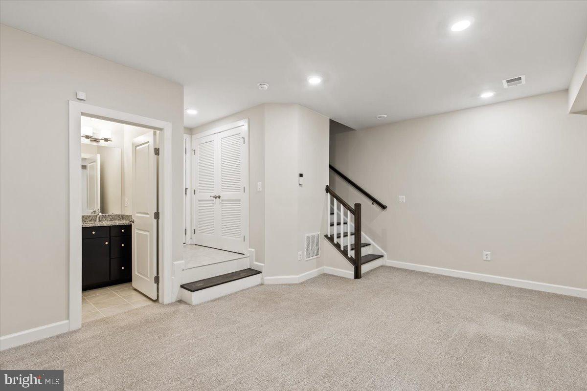 5740 10TH RD N, ARLINGTON, Virginia 22205, 4 Bedrooms Bedrooms, ,3 BathroomsBathrooms,Residential,For sale,5740 10TH RD N,VAAR2061368 MLS # VAAR2061368