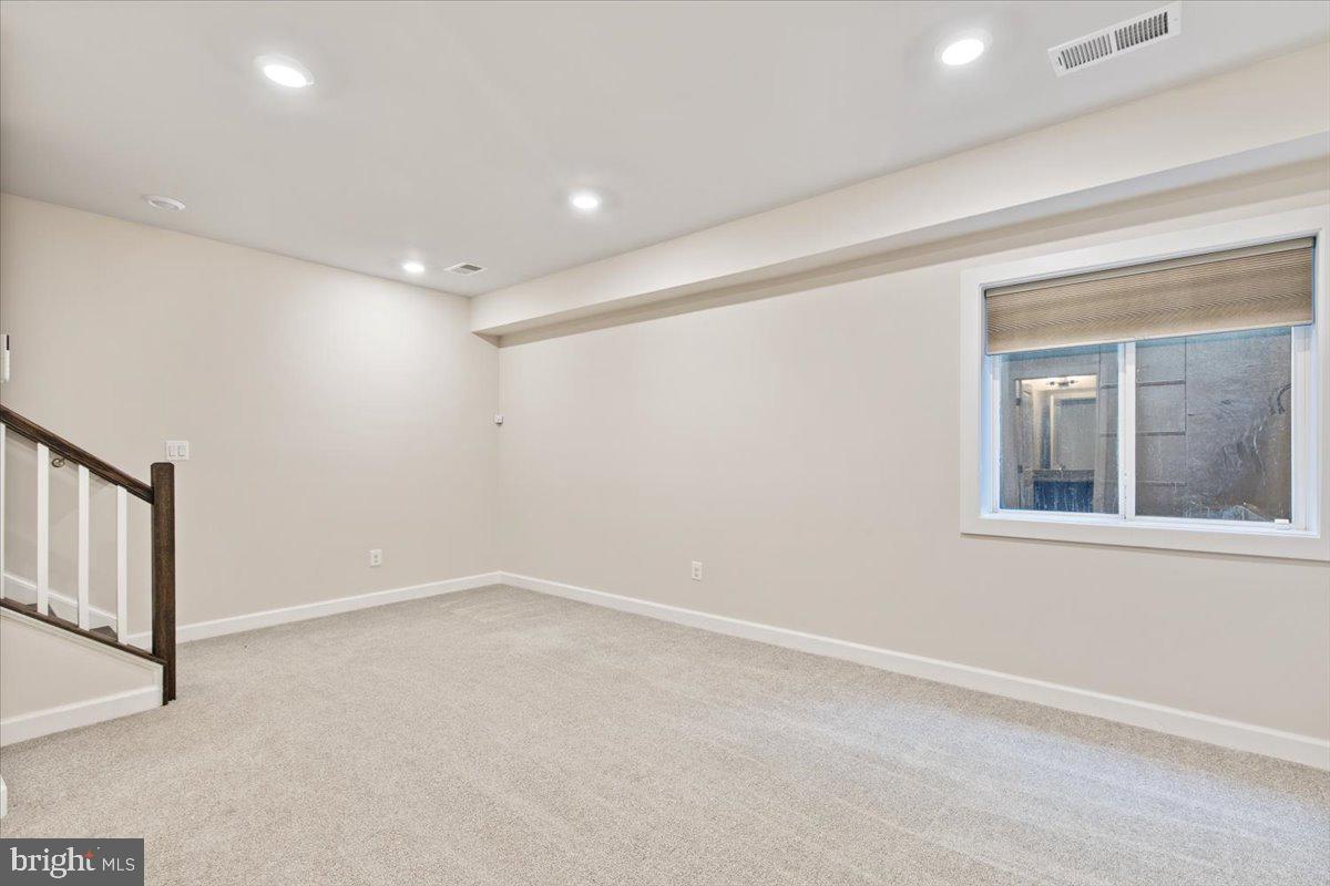 5740 10TH RD N, ARLINGTON, Virginia 22205, 4 Bedrooms Bedrooms, ,3 BathroomsBathrooms,Residential,For sale,5740 10TH RD N,VAAR2061368 MLS # VAAR2061368