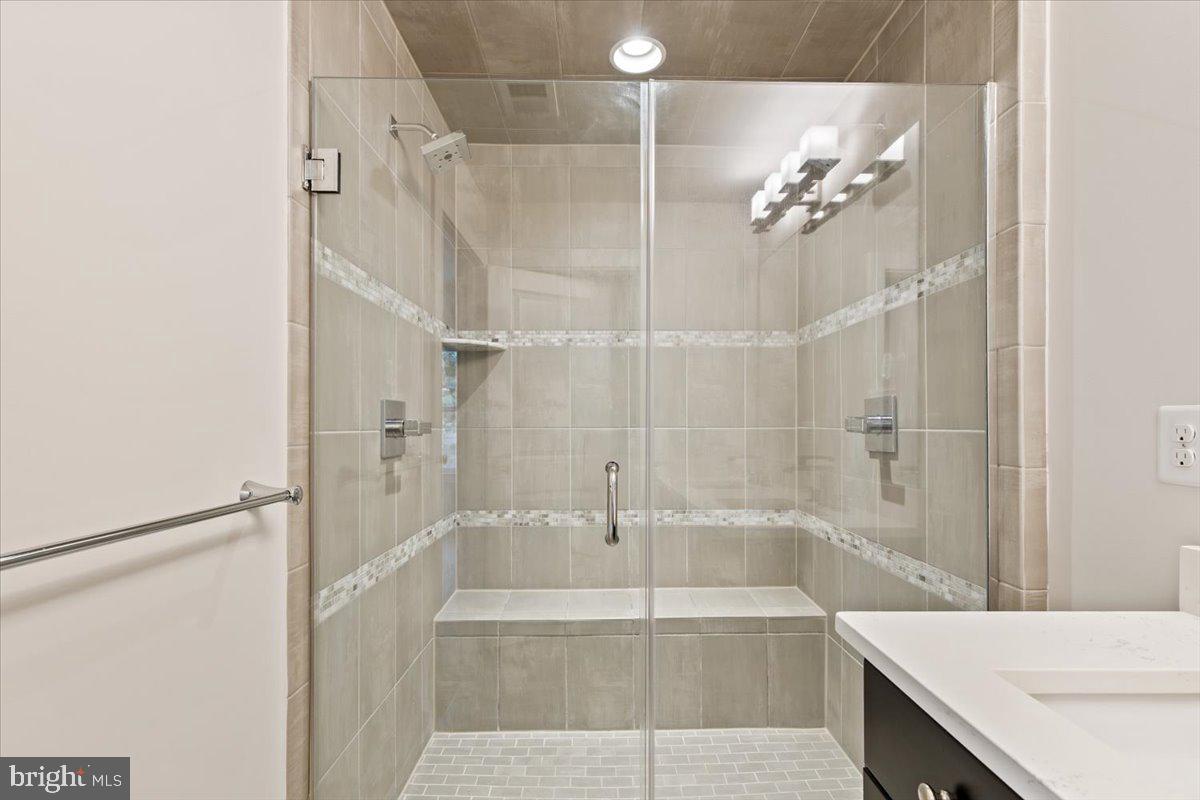 5740 10TH RD N, ARLINGTON, Virginia 22205, 4 Bedrooms Bedrooms, ,3 BathroomsBathrooms,Residential,For sale,5740 10TH RD N,VAAR2061368 MLS # VAAR2061368