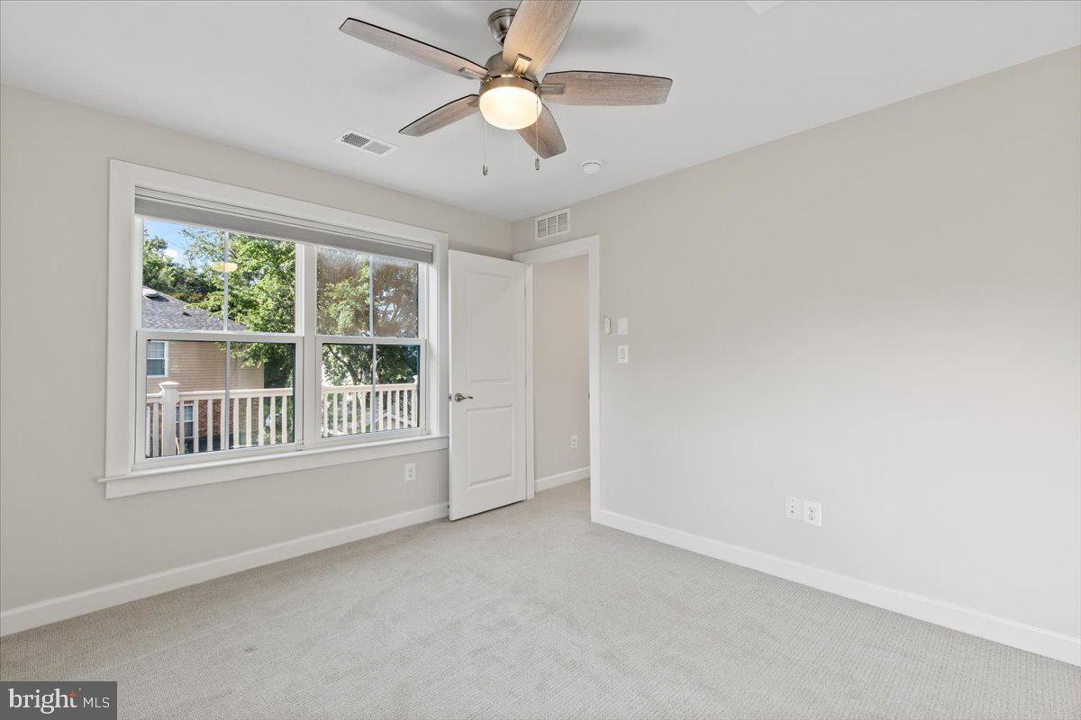 5740 10TH RD N, ARLINGTON, Virginia 22205, 4 Bedrooms Bedrooms, ,3 BathroomsBathrooms,Residential,For sale,5740 10TH RD N,VAAR2061368 MLS # VAAR2061368