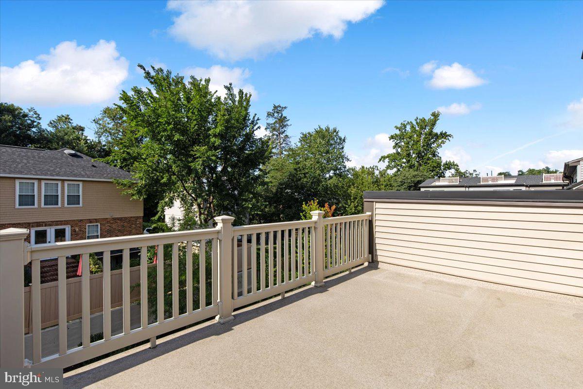 5740 10TH RD N, ARLINGTON, Virginia 22205, 4 Bedrooms Bedrooms, ,3 BathroomsBathrooms,Residential,For sale,5740 10TH RD N,VAAR2061368 MLS # VAAR2061368