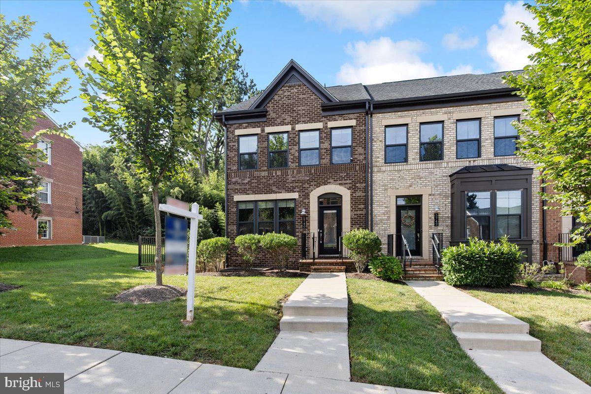 5740 10TH RD N, ARLINGTON, Virginia 22205, 4 Bedrooms Bedrooms, ,3 BathroomsBathrooms,Residential,For sale,5740 10TH RD N,VAAR2061368 MLS # VAAR2061368
