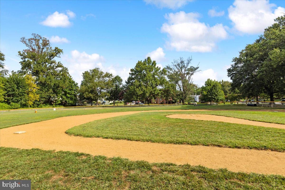 5740 10TH RD N, ARLINGTON, Virginia 22205, 4 Bedrooms Bedrooms, ,3 BathroomsBathrooms,Residential,For sale,5740 10TH RD N,VAAR2061368 MLS # VAAR2061368