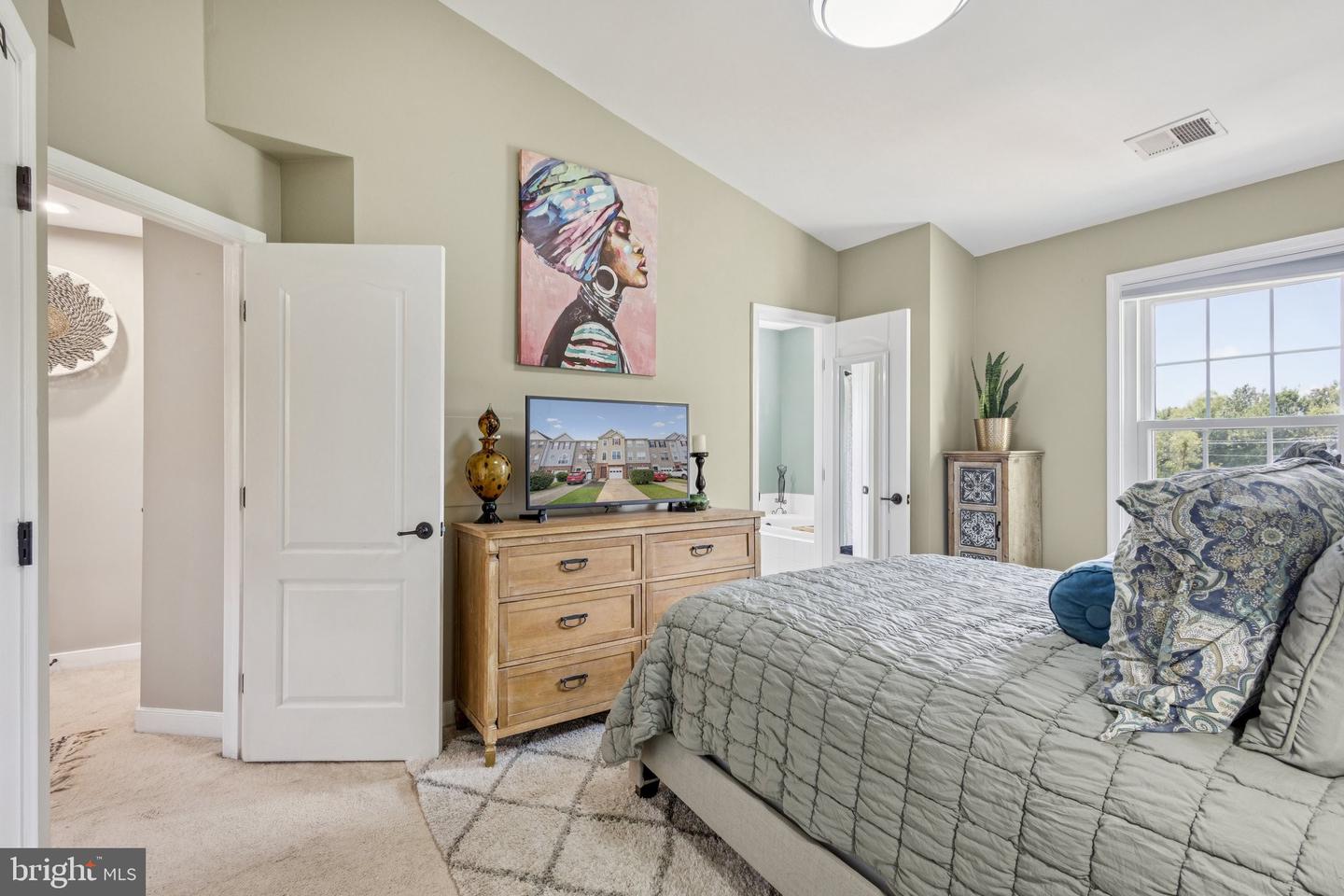 13044 TERMINAL WAY, WOODBRIDGE, Virginia 22193, 2 Bedrooms Bedrooms, ,2 BathroomsBathrooms,Residential,For sale,13044 TERMINAL WAY,VAPW2100052 MLS # VAPW2100052