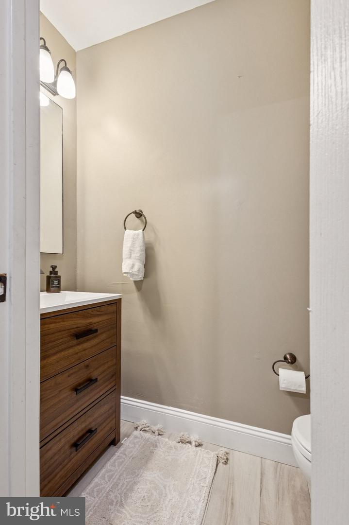 13044 TERMINAL WAY, WOODBRIDGE, Virginia 22193, 2 Bedrooms Bedrooms, ,2 BathroomsBathrooms,Residential,For sale,13044 TERMINAL WAY,VAPW2100052 MLS # VAPW2100052