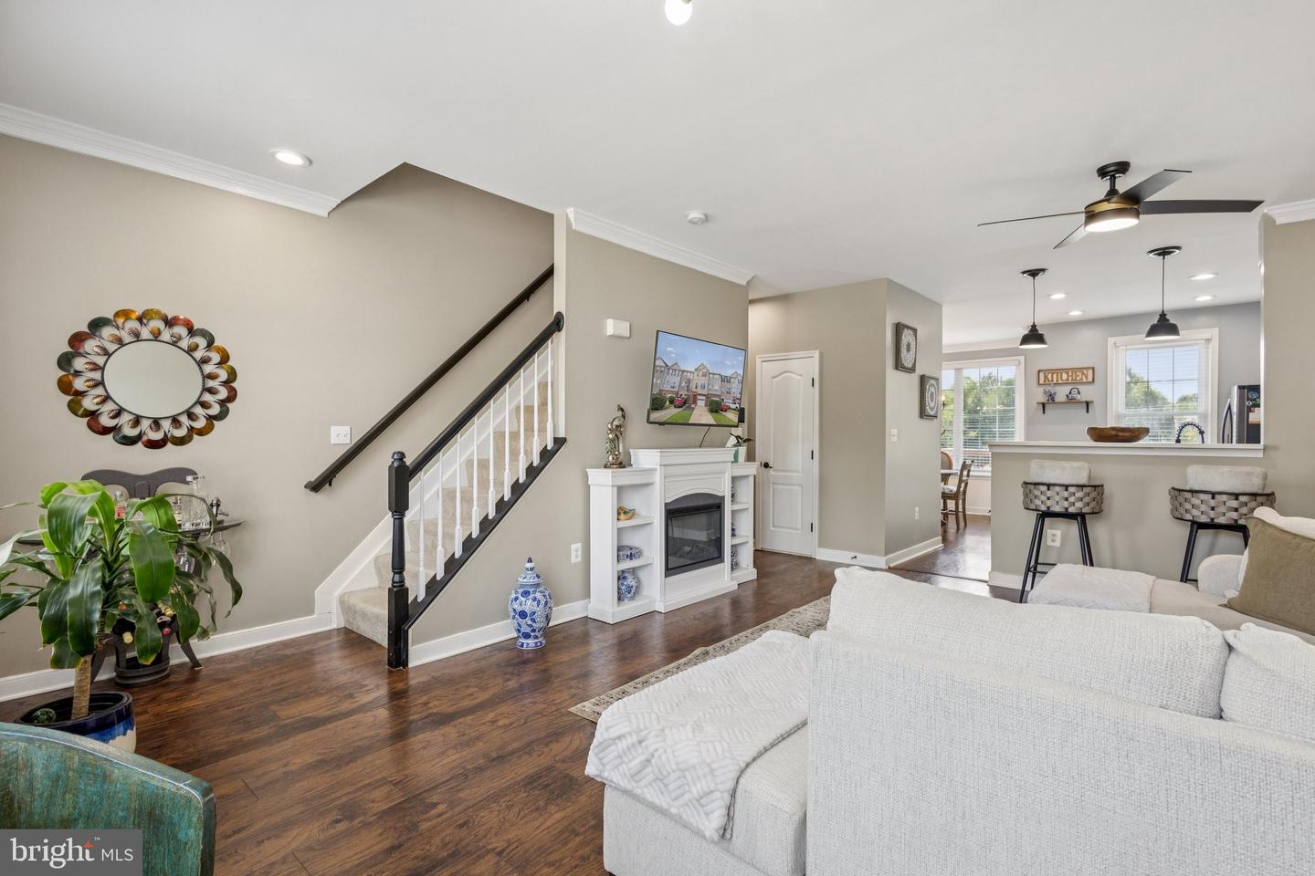 13044 TERMINAL WAY, WOODBRIDGE, Virginia 22193, 2 Bedrooms Bedrooms, ,2 BathroomsBathrooms,Residential,For sale,13044 TERMINAL WAY,VAPW2100052 MLS # VAPW2100052