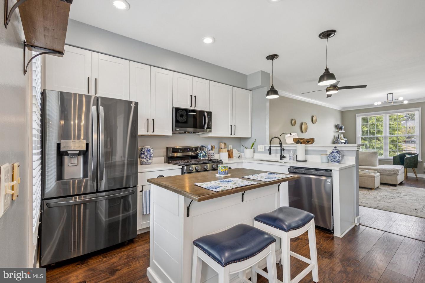 13044 TERMINAL WAY, WOODBRIDGE, Virginia 22193, 2 Bedrooms Bedrooms, ,2 BathroomsBathrooms,Residential,For sale,13044 TERMINAL WAY,VAPW2100052 MLS # VAPW2100052