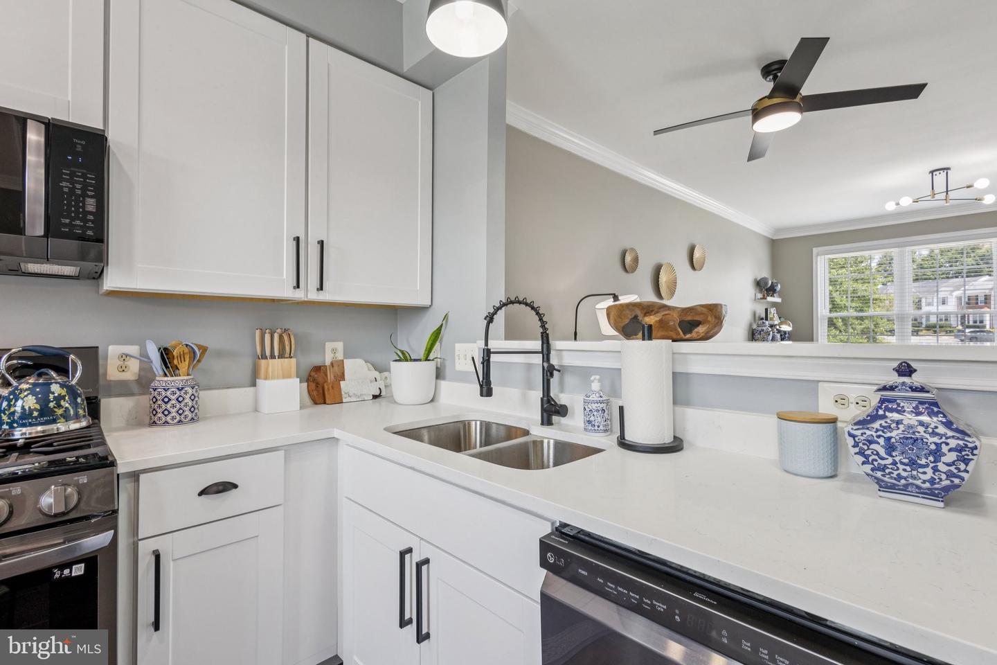 13044 TERMINAL WAY, WOODBRIDGE, Virginia 22193, 2 Bedrooms Bedrooms, ,2 BathroomsBathrooms,Residential,For sale,13044 TERMINAL WAY,VAPW2100052 MLS # VAPW2100052