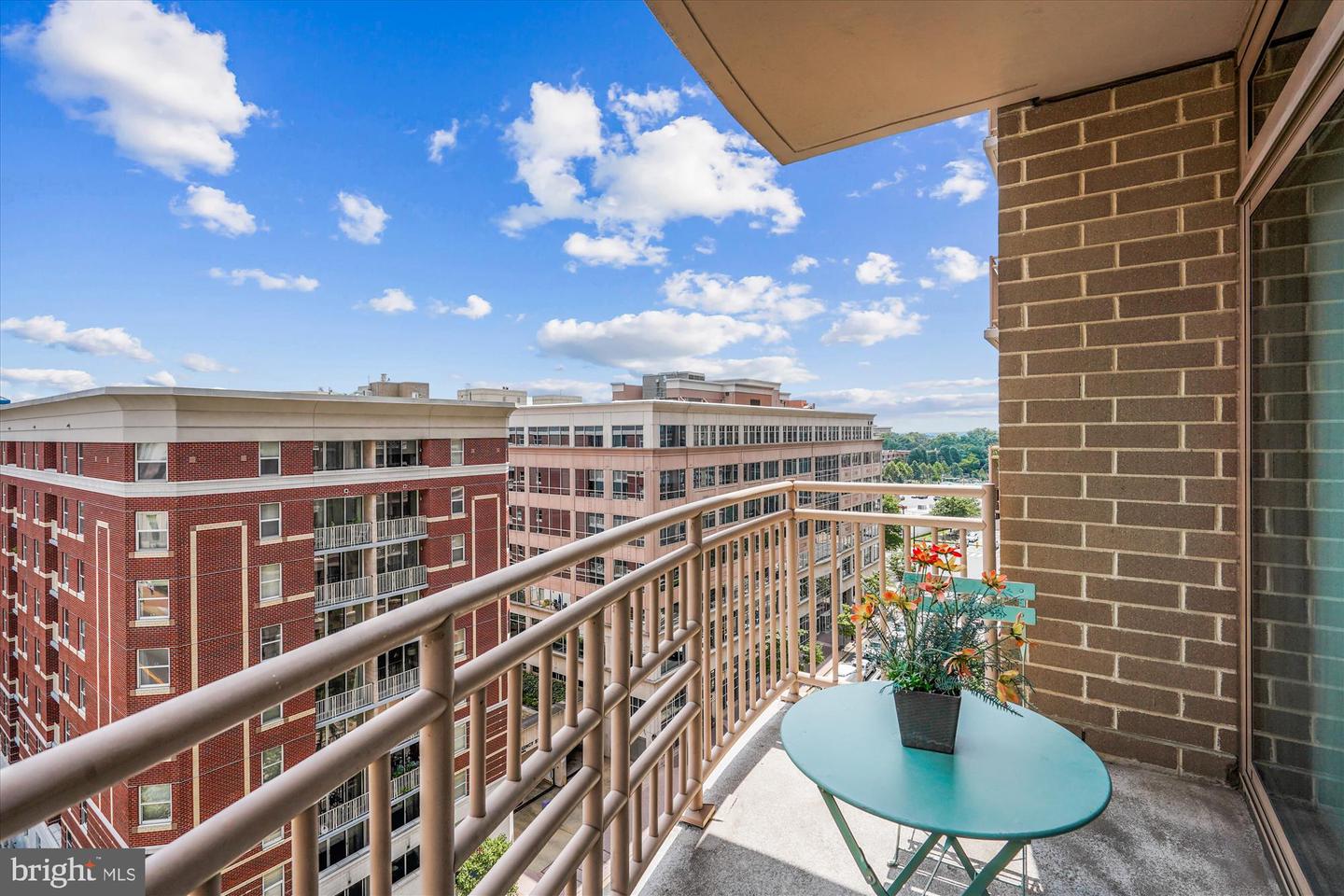 888 N QUINCY ST #1004, ARLINGTON, Virginia 22203, 1 Bedroom Bedrooms, ,1 BathroomBathrooms,Residential,For sale,888 N QUINCY ST #1004,VAAR2061422 MLS # VAAR2061422