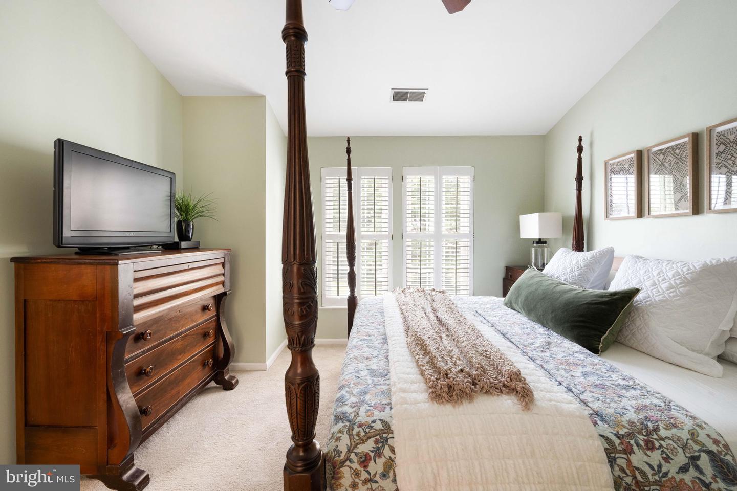 1407 ARGALL PL, ALEXANDRIA, Virginia 22314, 3 Bedrooms Bedrooms, ,2 BathroomsBathrooms,Residential,For sale,1407 ARGALL PL,VAAX2047894 MLS # VAAX2047894