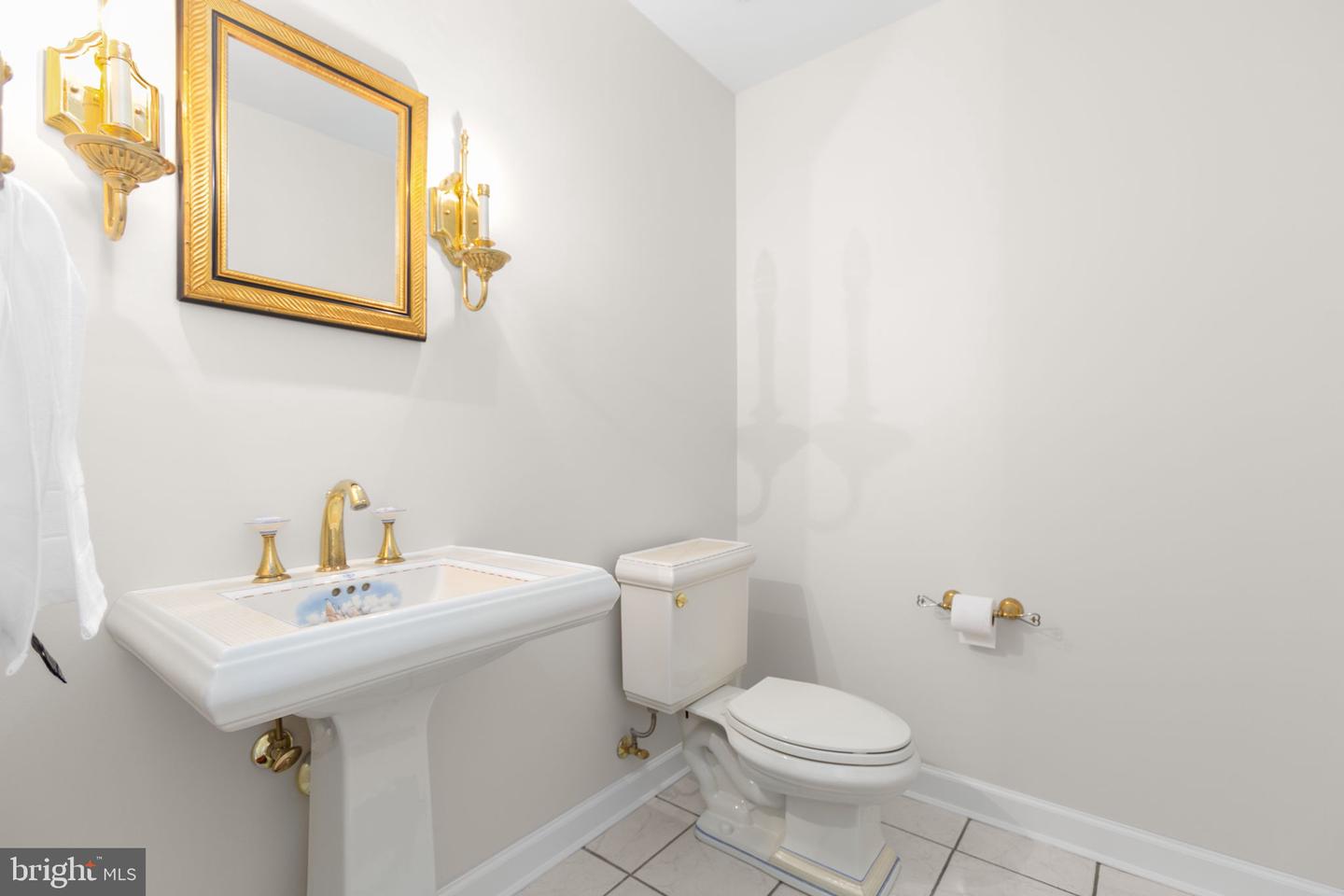 1001 FEATHERSTON CT, FREDERICKSBURG, Virginia 22401, 5 Bedrooms Bedrooms, ,4 BathroomsBathrooms,Residential,For sale,1001 FEATHERSTON CT,VAFB2008660 MLS # VAFB2008660