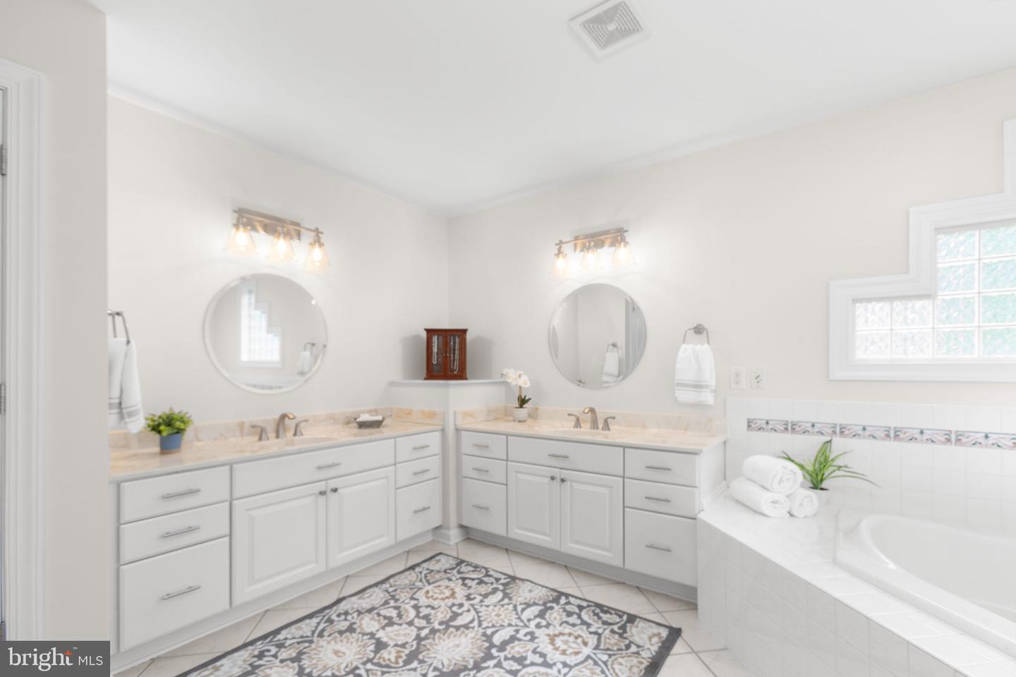 1001 FEATHERSTON CT, FREDERICKSBURG, Virginia 22401, 5 Bedrooms Bedrooms, ,4 BathroomsBathrooms,Residential,For sale,1001 FEATHERSTON CT,VAFB2008660 MLS # VAFB2008660