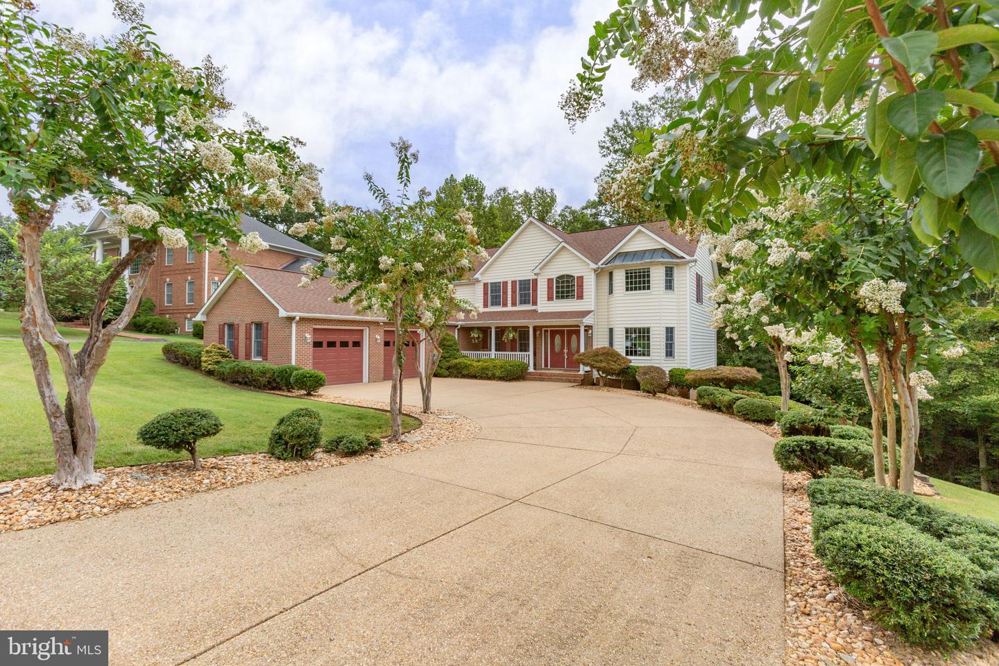 1001 FEATHERSTON CT, FREDERICKSBURG, Virginia 22401, 5 Bedrooms Bedrooms, ,4 BathroomsBathrooms,Residential,For sale,1001 FEATHERSTON CT,VAFB2008660 MLS # VAFB2008660