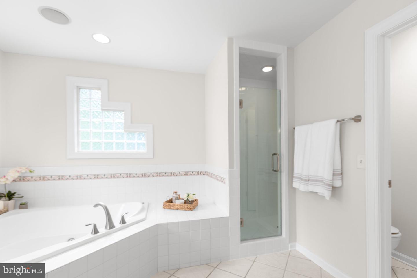 1001 FEATHERSTON CT, FREDERICKSBURG, Virginia 22401, 5 Bedrooms Bedrooms, ,4 BathroomsBathrooms,Residential,For sale,1001 FEATHERSTON CT,VAFB2008660 MLS # VAFB2008660