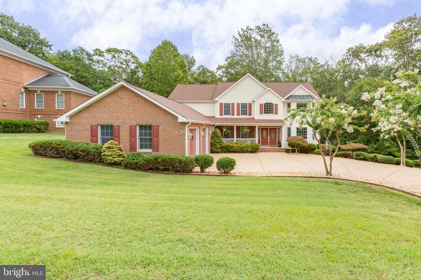 1001 FEATHERSTON CT, FREDERICKSBURG, Virginia 22401, 5 Bedrooms Bedrooms, ,4 BathroomsBathrooms,Residential,For sale,1001 FEATHERSTON CT,VAFB2008660 MLS # VAFB2008660