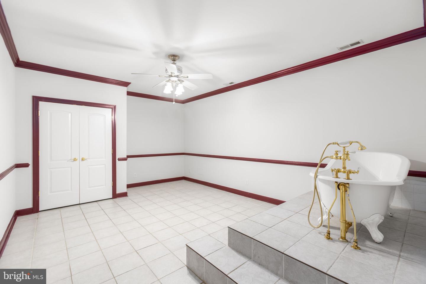 1001 FEATHERSTON CT, FREDERICKSBURG, Virginia 22401, 5 Bedrooms Bedrooms, ,4 BathroomsBathrooms,Residential,For sale,1001 FEATHERSTON CT,VAFB2008660 MLS # VAFB2008660