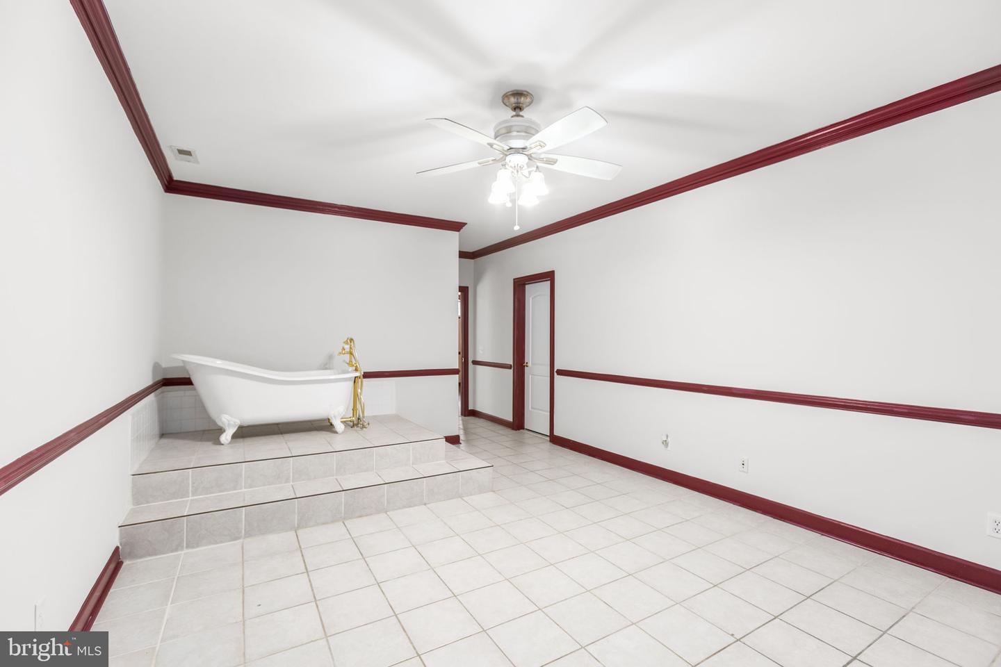1001 FEATHERSTON CT, FREDERICKSBURG, Virginia 22401, 5 Bedrooms Bedrooms, ,4 BathroomsBathrooms,Residential,For sale,1001 FEATHERSTON CT,VAFB2008660 MLS # VAFB2008660