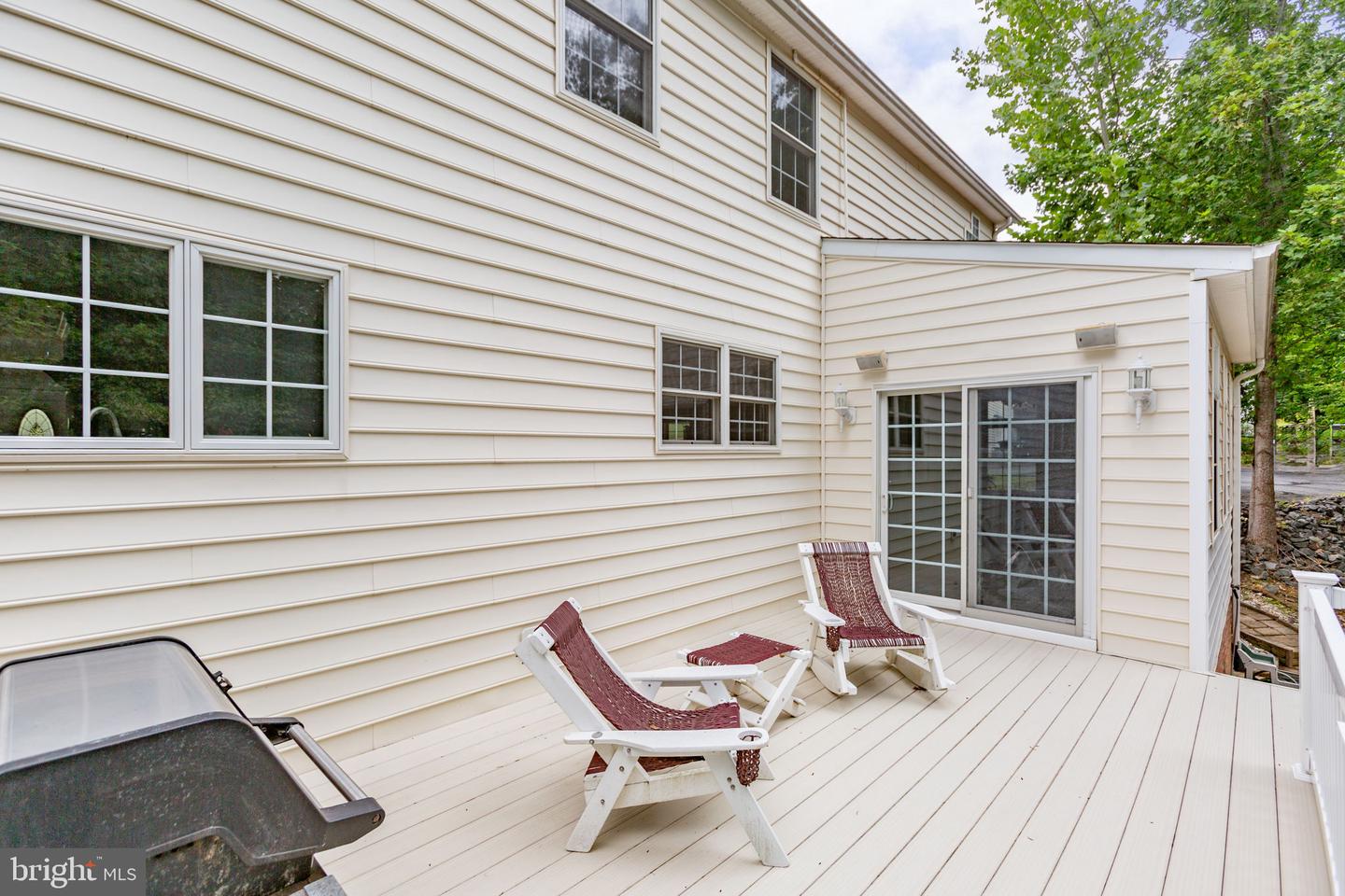 1001 FEATHERSTON CT, FREDERICKSBURG, Virginia 22401, 5 Bedrooms Bedrooms, ,4 BathroomsBathrooms,Residential,For sale,1001 FEATHERSTON CT,VAFB2008660 MLS # VAFB2008660