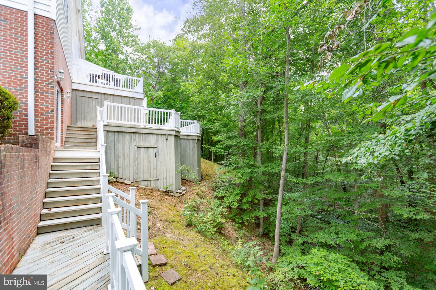 1001 FEATHERSTON CT, FREDERICKSBURG, Virginia 22401, 5 Bedrooms Bedrooms, ,4 BathroomsBathrooms,Residential,For sale,1001 FEATHERSTON CT,VAFB2008660 MLS # VAFB2008660