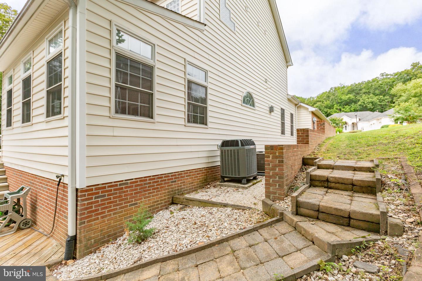 1001 FEATHERSTON CT, FREDERICKSBURG, Virginia 22401, 5 Bedrooms Bedrooms, ,4 BathroomsBathrooms,Residential,For sale,1001 FEATHERSTON CT,VAFB2008660 MLS # VAFB2008660