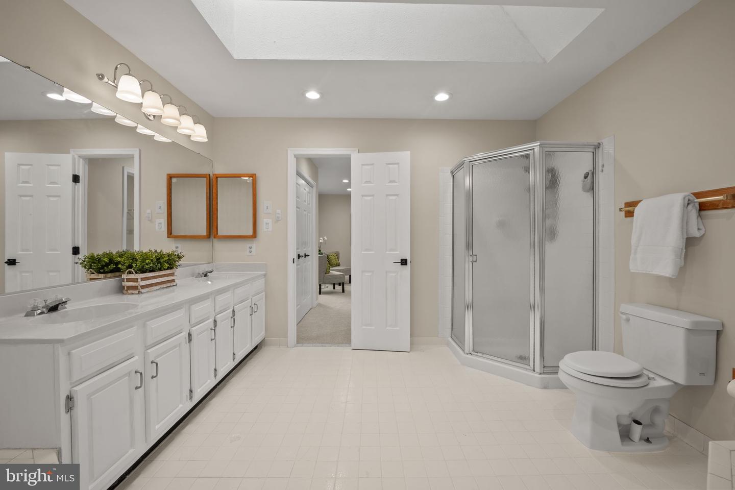 6203 OTTER RUN RD, CLIFTON, Virginia 20124, 4 Bedrooms Bedrooms, ,3 BathroomsBathrooms,Residential,For sale,6203 OTTER RUN RD,VAFX2257928 MLS # VAFX2257928
