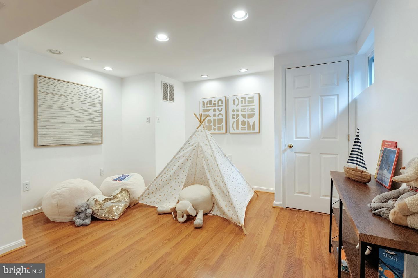 11522 RUNNING CEDAR RD, RESTON, Virginia 20191, 4 Bedrooms Bedrooms, ,2 BathroomsBathrooms,Residential,For sale,11522 RUNNING CEDAR RD,VAFX2258058 MLS # VAFX2258058