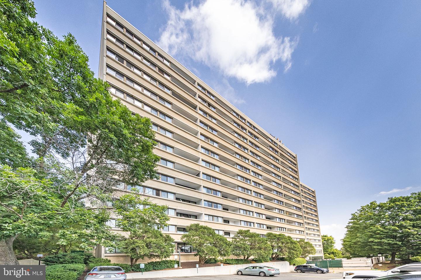 5911 EDSALL RD #912, ALEXANDRIA, Virginia 22304, 2 Bedrooms Bedrooms, ,2 BathroomsBathrooms,Residential,For sale,5911 EDSALL RD #912,VAAX2047956 MLS # VAAX2047956