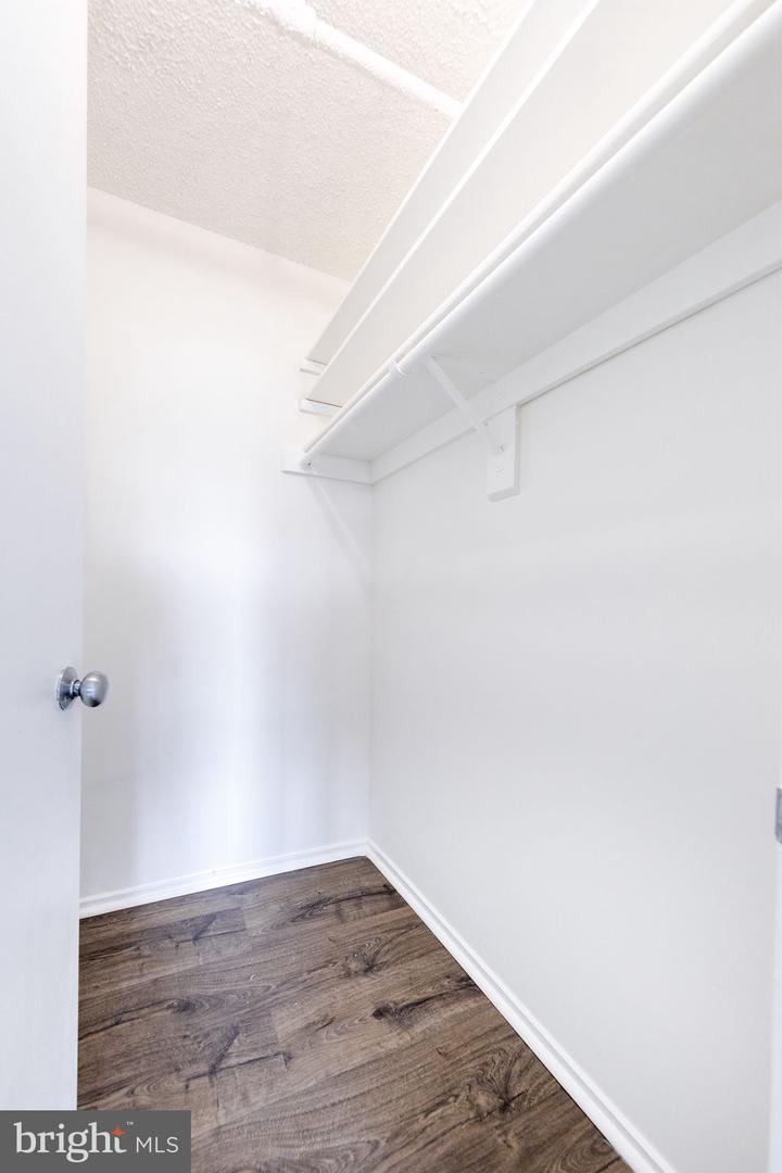 5911 EDSALL RD #912, ALEXANDRIA, Virginia 22304, 2 Bedrooms Bedrooms, ,2 BathroomsBathrooms,Residential,For sale,5911 EDSALL RD #912,VAAX2047956 MLS # VAAX2047956