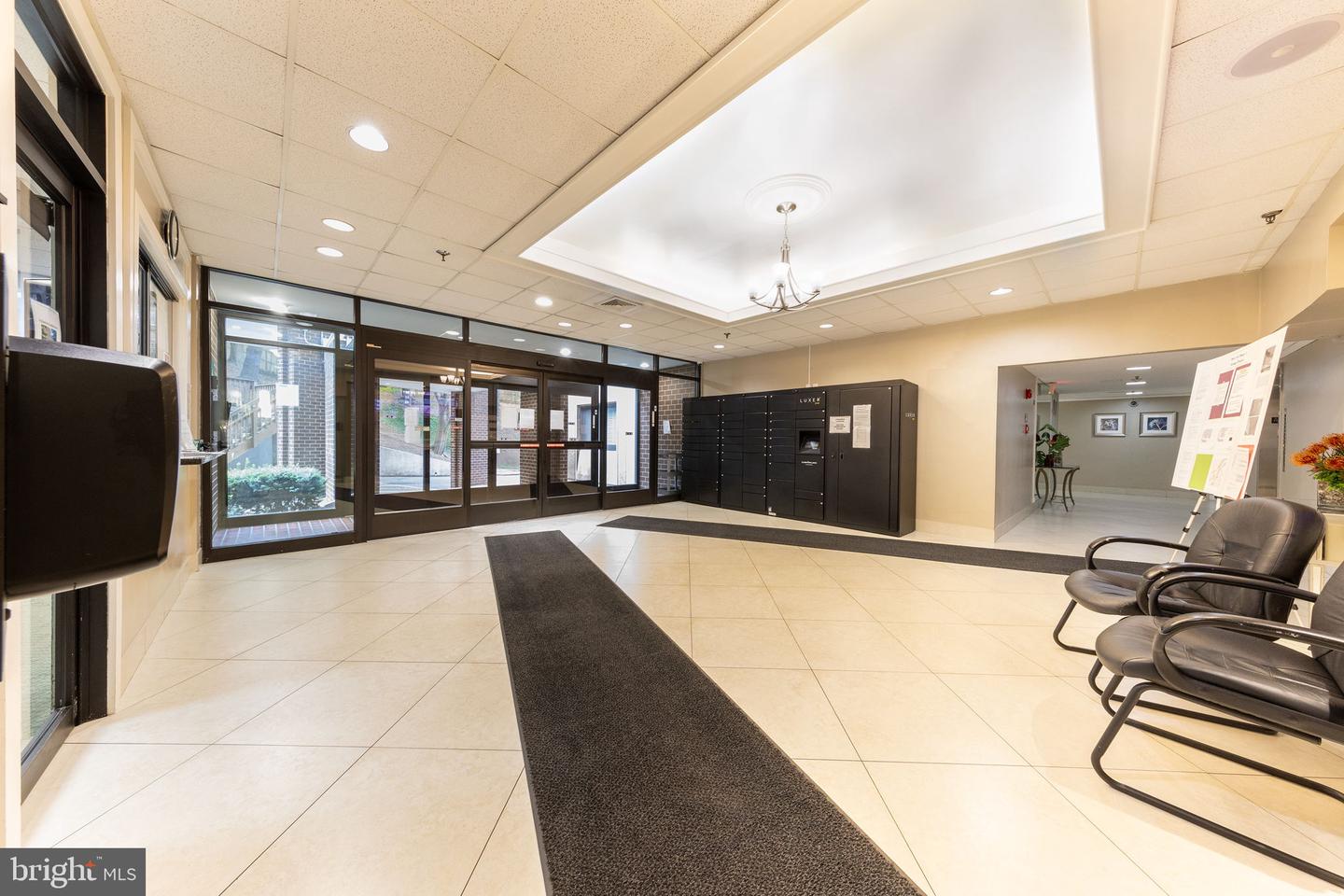 5911 EDSALL RD #912, ALEXANDRIA, Virginia 22304, 2 Bedrooms Bedrooms, ,2 BathroomsBathrooms,Residential,For sale,5911 EDSALL RD #912,VAAX2047956 MLS # VAAX2047956