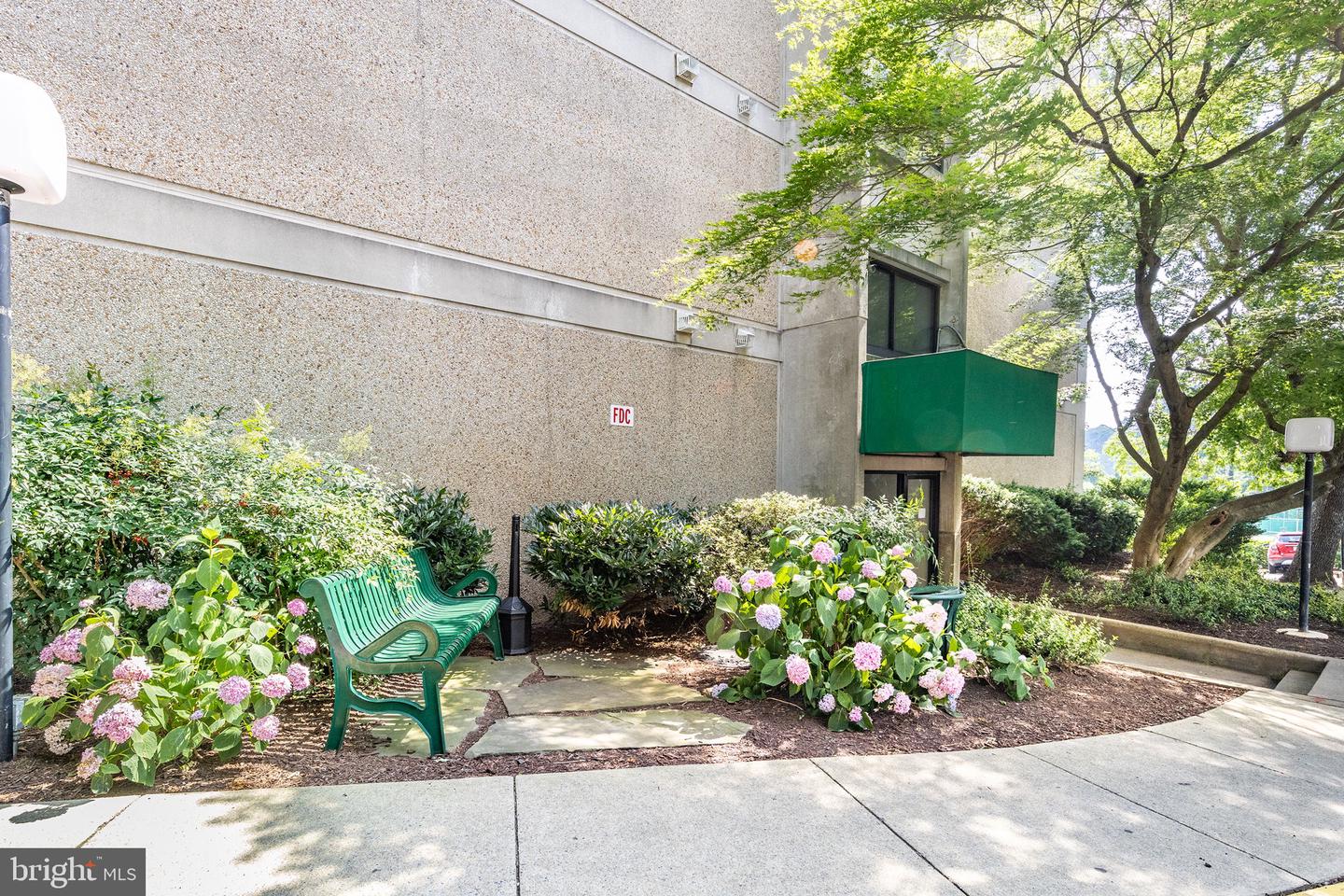 5911 EDSALL RD #912, ALEXANDRIA, Virginia 22304, 2 Bedrooms Bedrooms, ,2 BathroomsBathrooms,Residential,For sale,5911 EDSALL RD #912,VAAX2047956 MLS # VAAX2047956