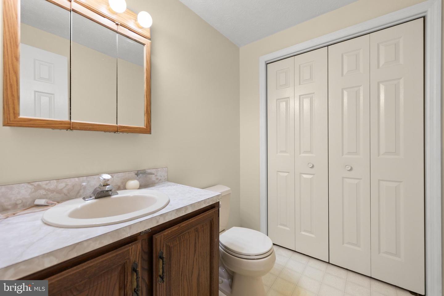 100 DOGWOOD LN, STEPHENSON, Virginia 22656, 4 Bedrooms Bedrooms, 8 Rooms Rooms,3 BathroomsBathrooms,Residential,For sale,100 DOGWOOD LN,VAFV2035752 MLS # VAFV2035752