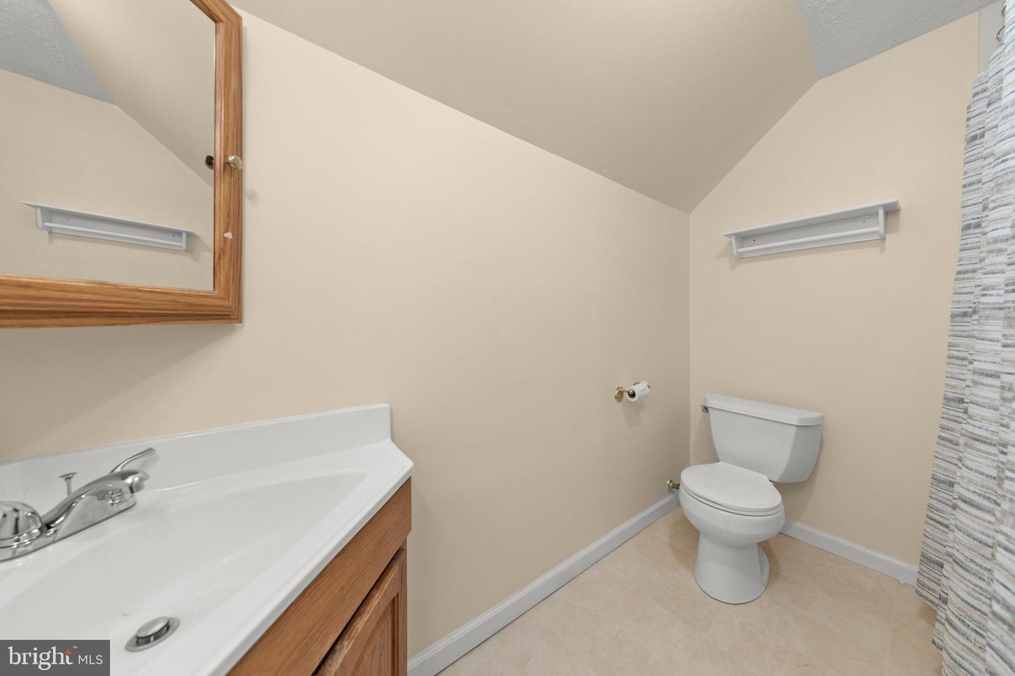 100 DOGWOOD LN, STEPHENSON, Virginia 22656, 4 Bedrooms Bedrooms, 8 Rooms Rooms,3 BathroomsBathrooms,Residential,For sale,100 DOGWOOD LN,VAFV2035752 MLS # VAFV2035752