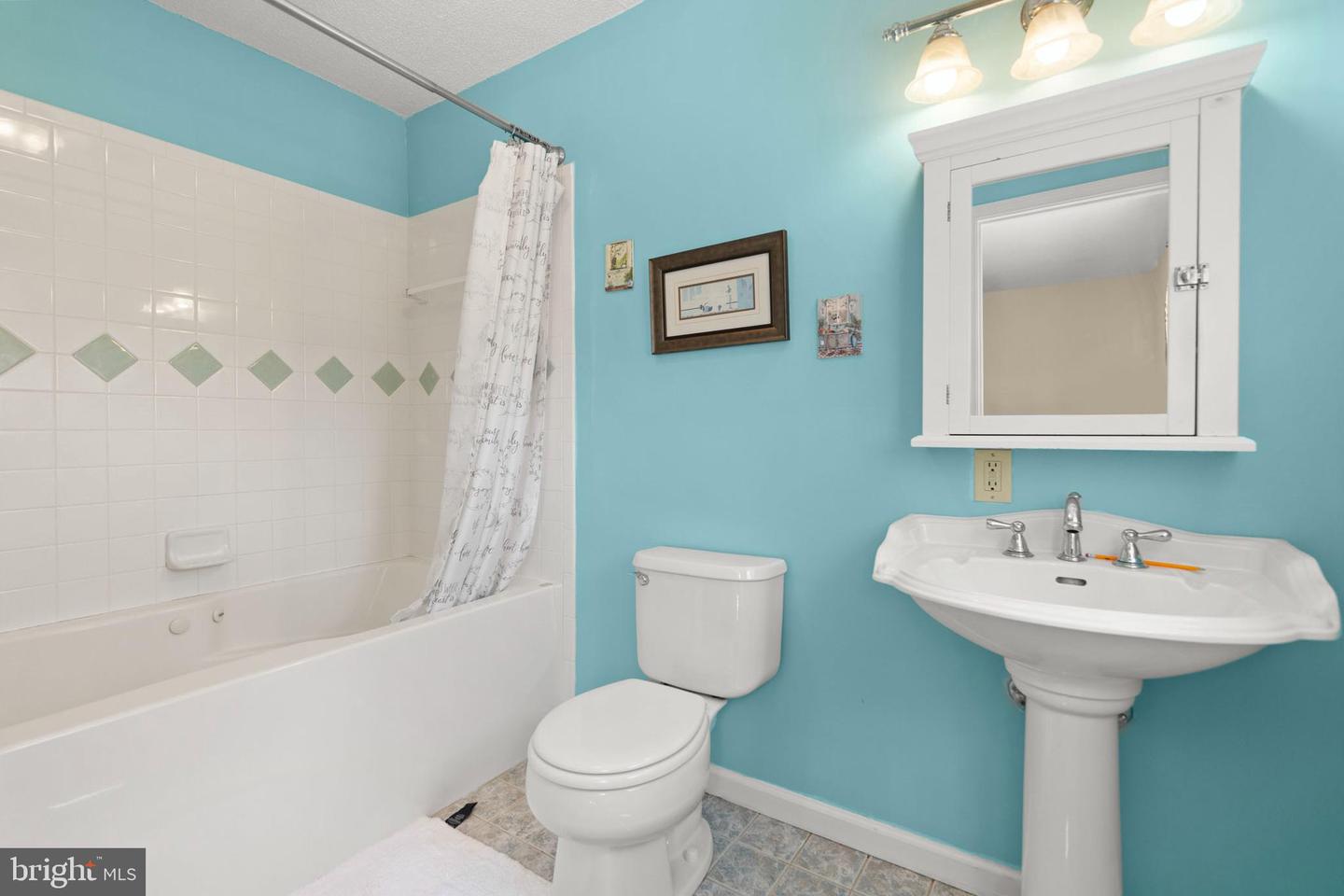100 DOGWOOD LN, STEPHENSON, Virginia 22656, 4 Bedrooms Bedrooms, 8 Rooms Rooms,3 BathroomsBathrooms,Residential,For sale,100 DOGWOOD LN,VAFV2035752 MLS # VAFV2035752