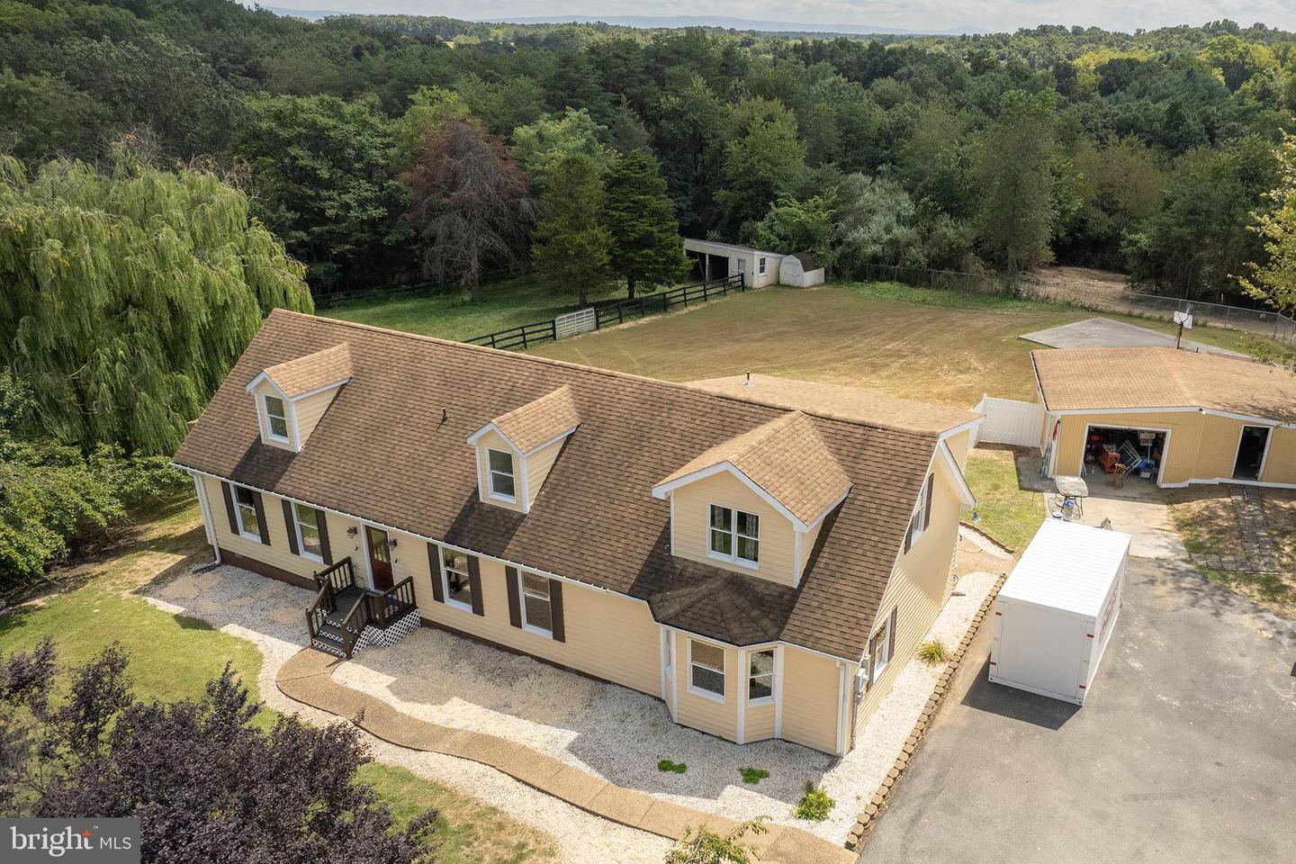 100 DOGWOOD LN, STEPHENSON, Virginia 22656, 4 Bedrooms Bedrooms, 8 Rooms Rooms,3 BathroomsBathrooms,Residential,For sale,100 DOGWOOD LN,VAFV2035752 MLS # VAFV2035752