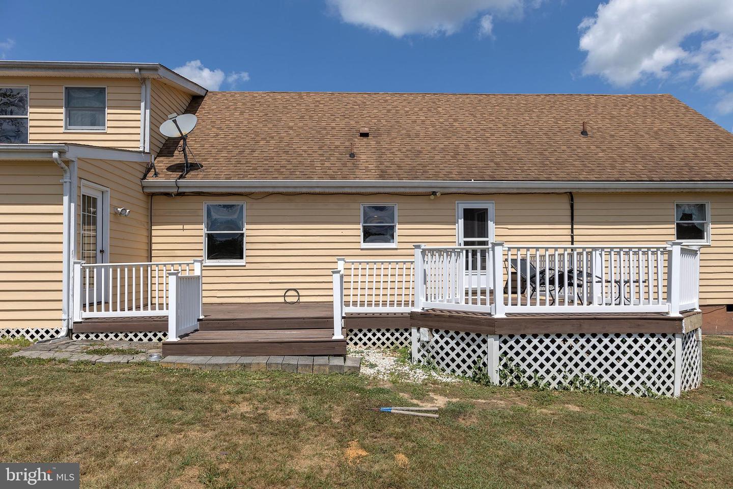 100 DOGWOOD LN, STEPHENSON, Virginia 22656, 4 Bedrooms Bedrooms, 8 Rooms Rooms,3 BathroomsBathrooms,Residential,For sale,100 DOGWOOD LN,VAFV2035752 MLS # VAFV2035752