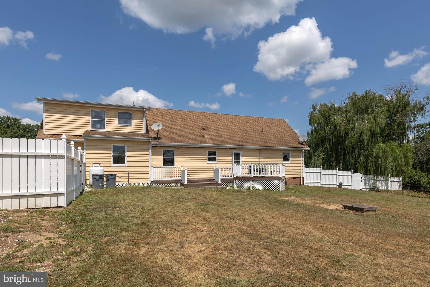 100 DOGWOOD LN, STEPHENSON, Virginia 22656, 4 Bedrooms Bedrooms, 8 Rooms Rooms,3 BathroomsBathrooms,Residential,For sale,100 DOGWOOD LN,VAFV2035752 MLS # VAFV2035752