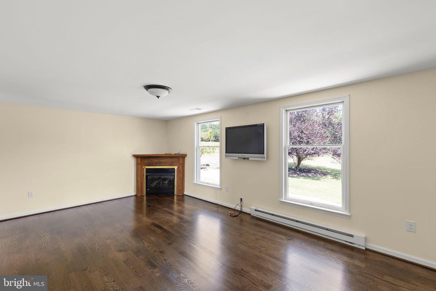 100 DOGWOOD LN, STEPHENSON, Virginia 22656, 4 Bedrooms Bedrooms, 8 Rooms Rooms,3 BathroomsBathrooms,Residential,For sale,100 DOGWOOD LN,VAFV2035752 MLS # VAFV2035752