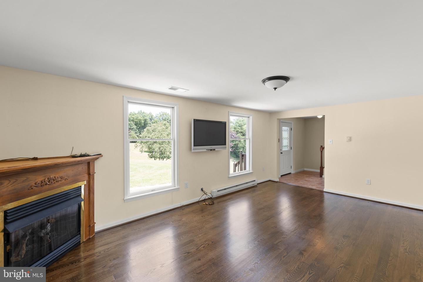 100 DOGWOOD LN, STEPHENSON, Virginia 22656, 4 Bedrooms Bedrooms, 8 Rooms Rooms,3 BathroomsBathrooms,Residential,For sale,100 DOGWOOD LN,VAFV2035752 MLS # VAFV2035752