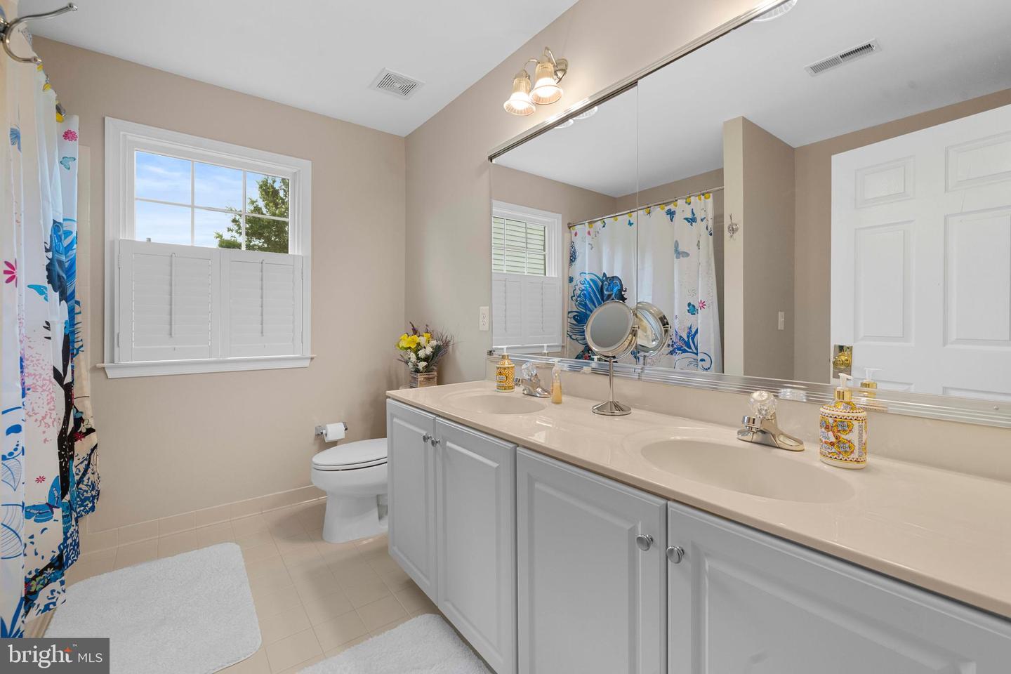 5908 INTERLACHEN CT, HAYMARKET, Virginia 20169, 4 Bedrooms Bedrooms, ,4 BathroomsBathrooms,Residential,For sale,5908 INTERLACHEN CT,VAPW2100244 MLS # VAPW2100244