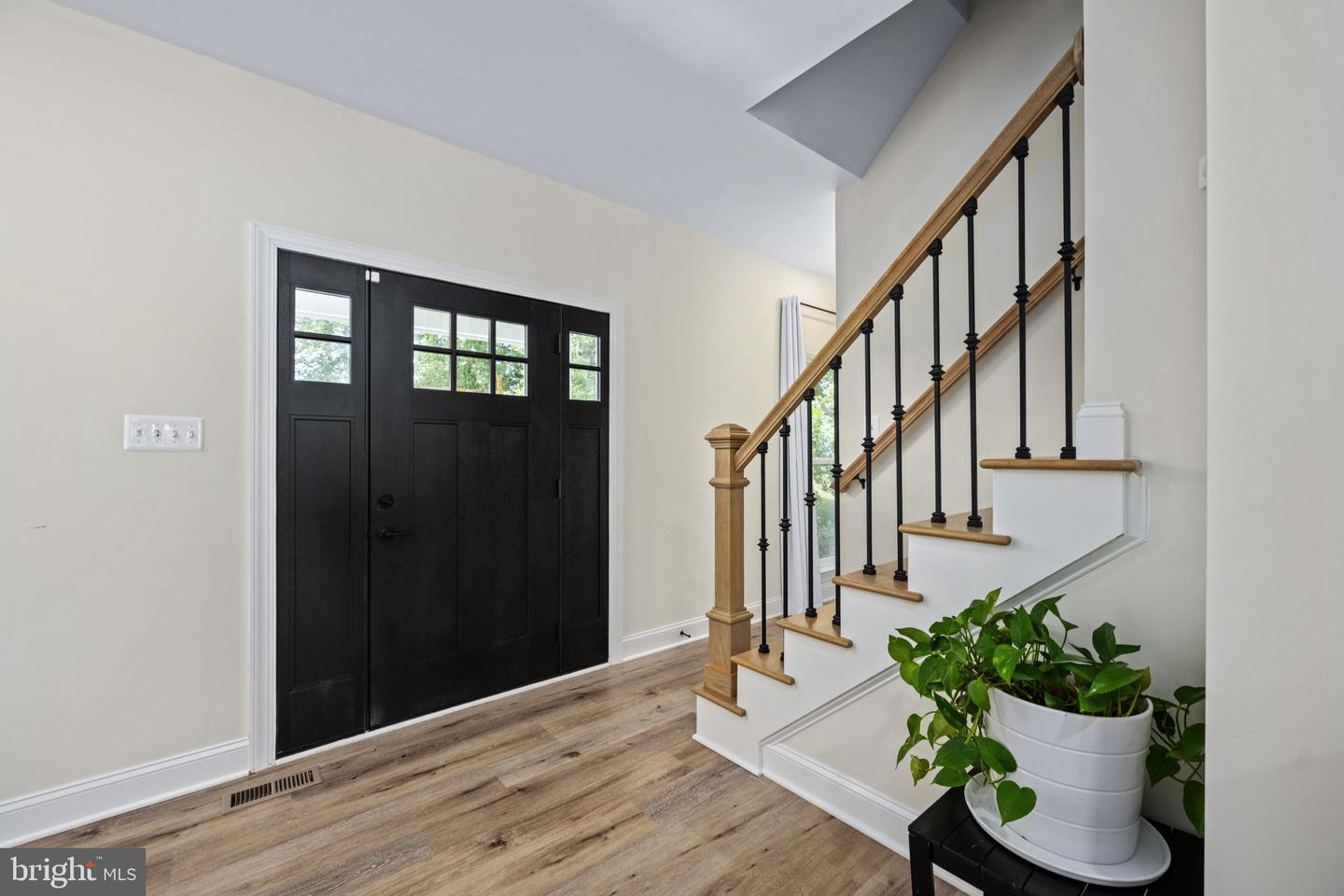 7095 SIGNAL HILL RD, MANASSAS, Virginia 20111, 5 Bedrooms Bedrooms, ,4 BathroomsBathrooms,Residential,For sale,7095 SIGNAL HILL RD,VAPW2100352 MLS # VAPW2100352