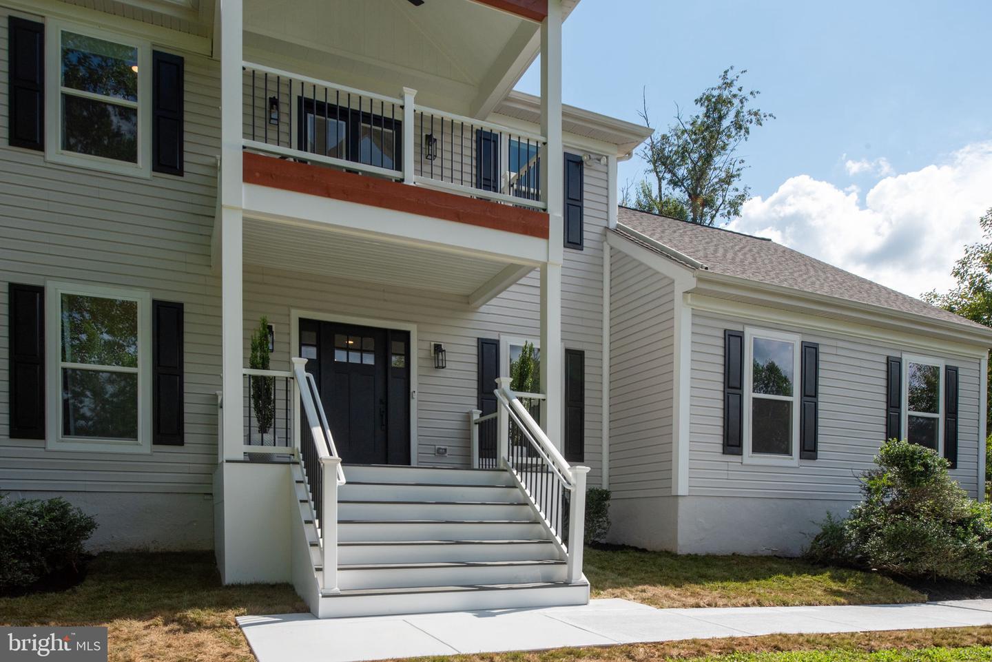 7095 SIGNAL HILL RD, MANASSAS, Virginia 20111, 5 Bedrooms Bedrooms, ,4 BathroomsBathrooms,Residential,For sale,7095 SIGNAL HILL RD,VAPW2100352 MLS # VAPW2100352