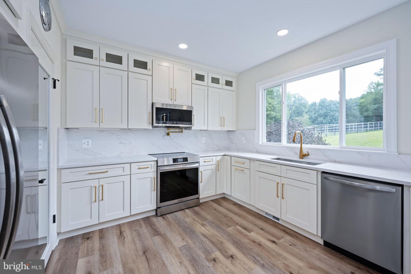 7095 SIGNAL HILL RD, MANASSAS, Virginia 20111, 5 Bedrooms Bedrooms, ,4 BathroomsBathrooms,Residential,For sale,7095 SIGNAL HILL RD,VAPW2100352 MLS # VAPW2100352