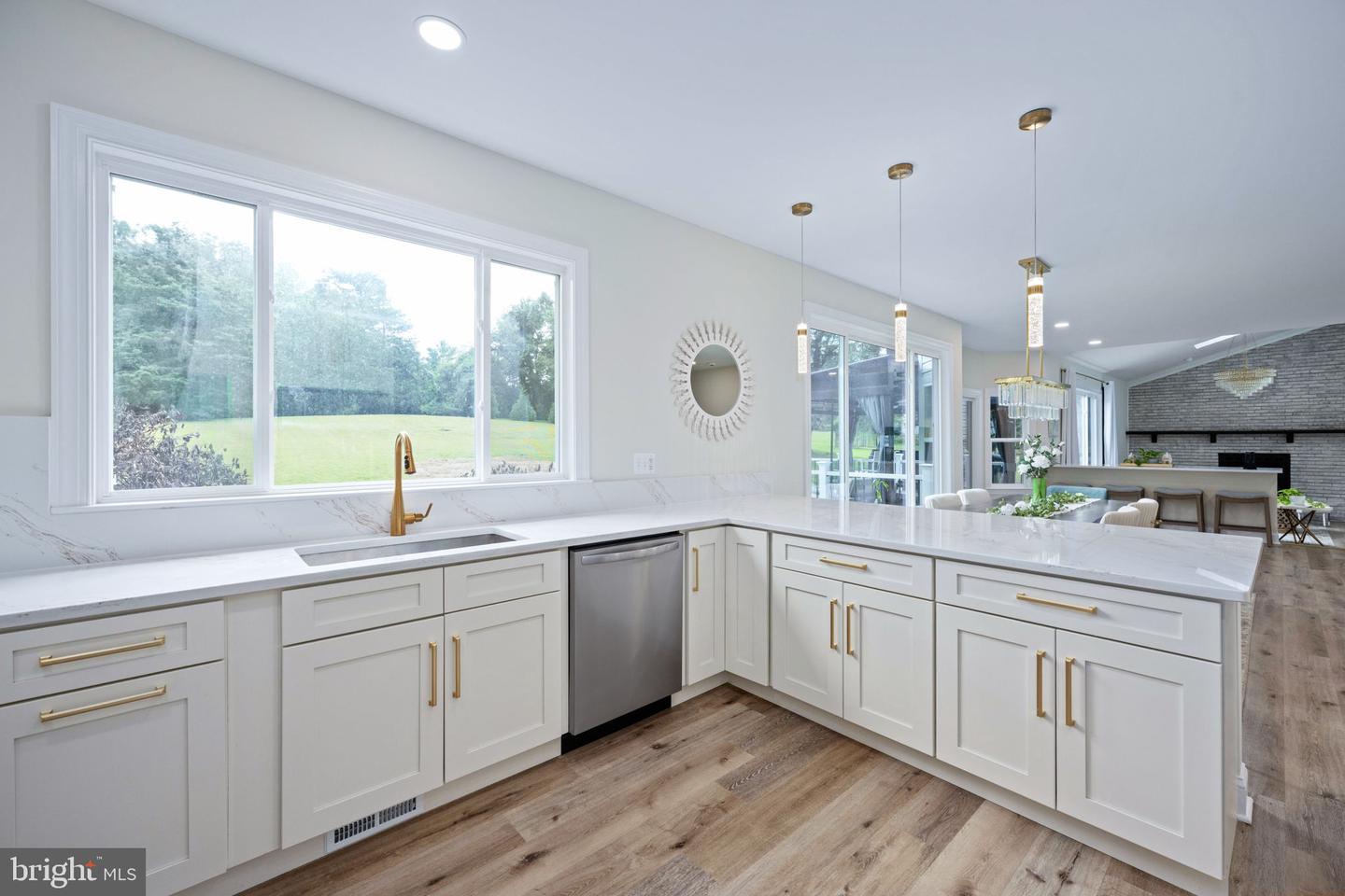 7095 SIGNAL HILL RD, MANASSAS, Virginia 20111, 5 Bedrooms Bedrooms, ,4 BathroomsBathrooms,Residential,For sale,7095 SIGNAL HILL RD,VAPW2100352 MLS # VAPW2100352